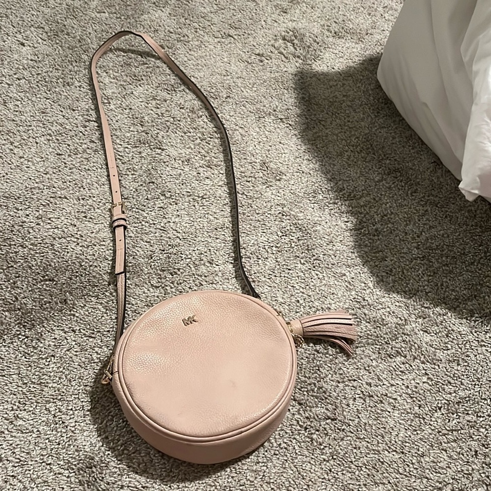 Michael kors round purse